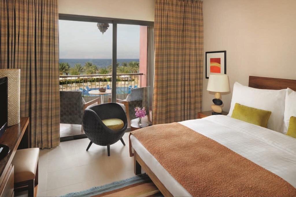 Люкс Mövenpick Resort & Spa Tala Bay Aqaba