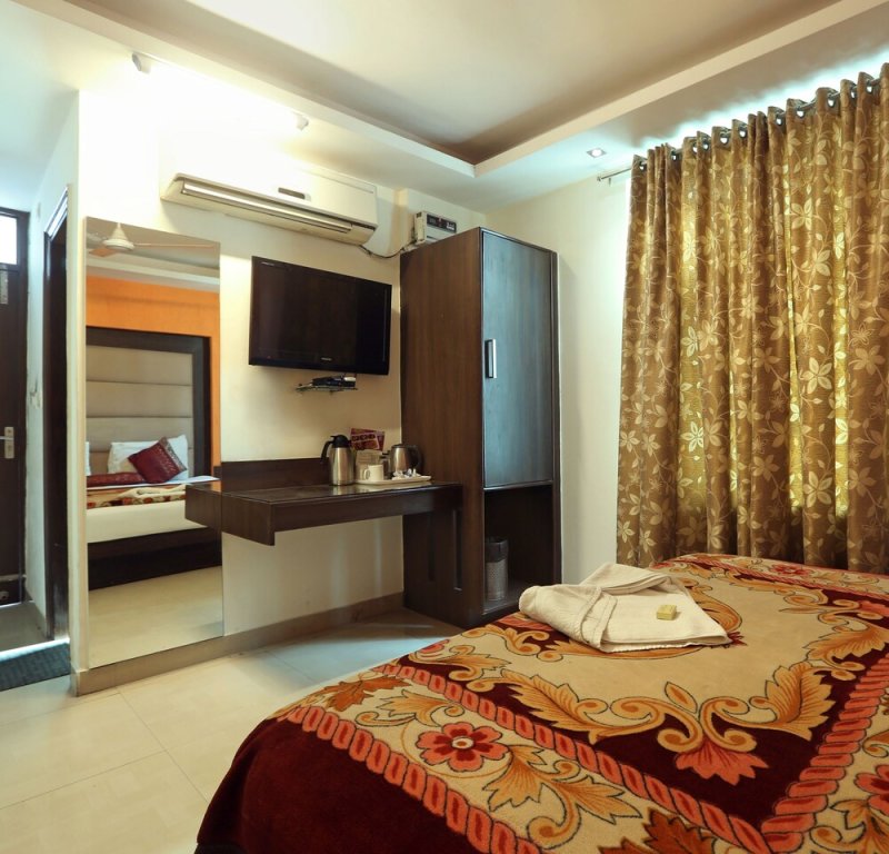Семейный номер Standard Hotel Shri Vinayak at New Delhi Railway Station-By RCG Hotels