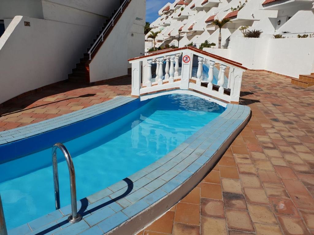 Apartamento Casa Las Flores with heated pool, only 490 meters to the beach, balcony, wifi