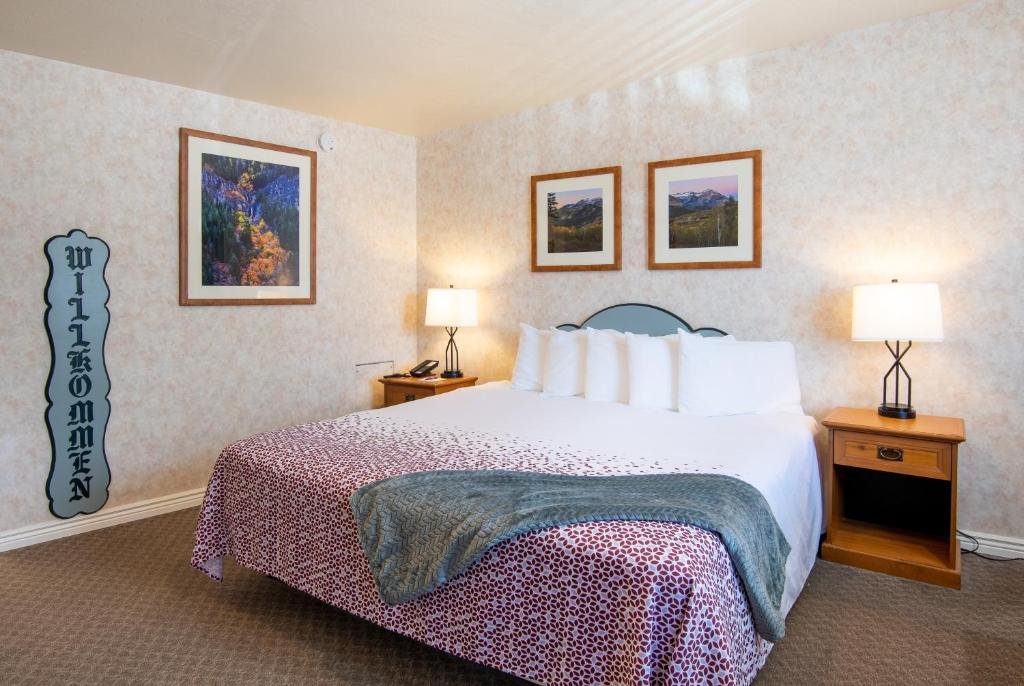 Standard Einzel Zimmer Swiss Alps Inn