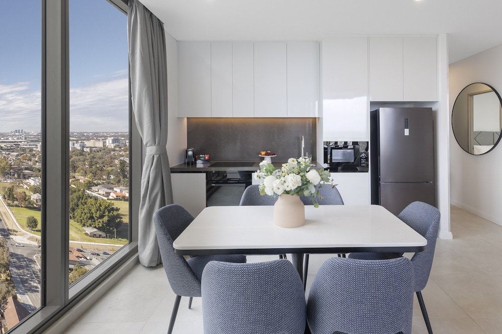 Люкс с 2 комнатами с балконом Meriton Suites George Street, Parramatta