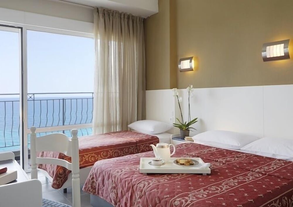 Standard triple chambre avec balcon et Vue mer Hotel Alkyonis