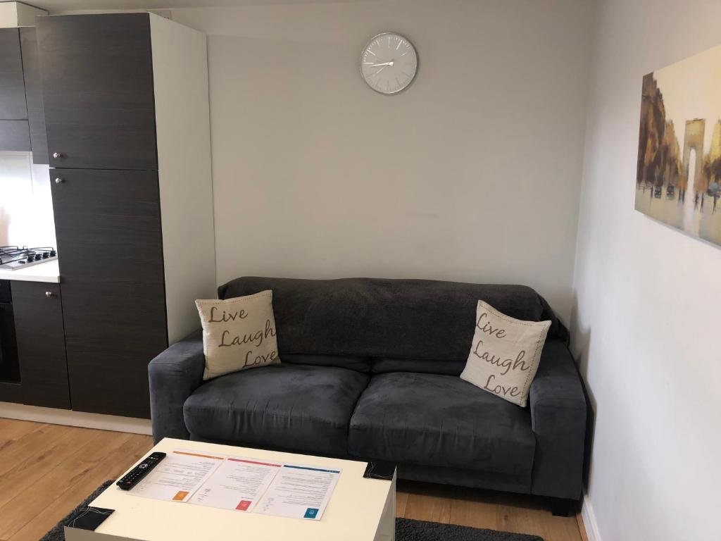 Apartamento 2nd Floor Town Centre Apt with FREE Parking
