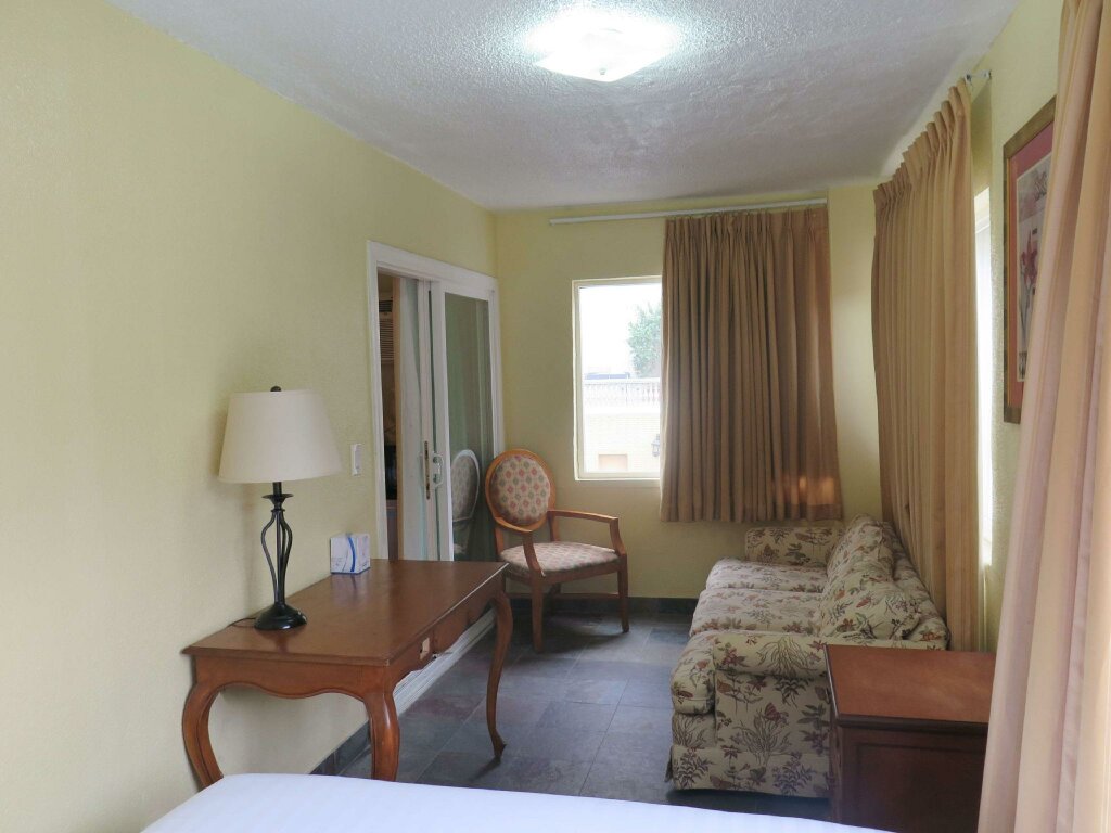 2 Bedrooms Suite DTLA Hotel