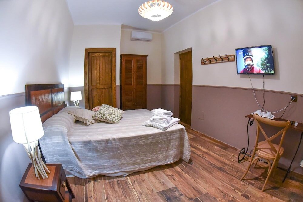 Standard Quadruple room with balcony and with park view Parco dei Templi