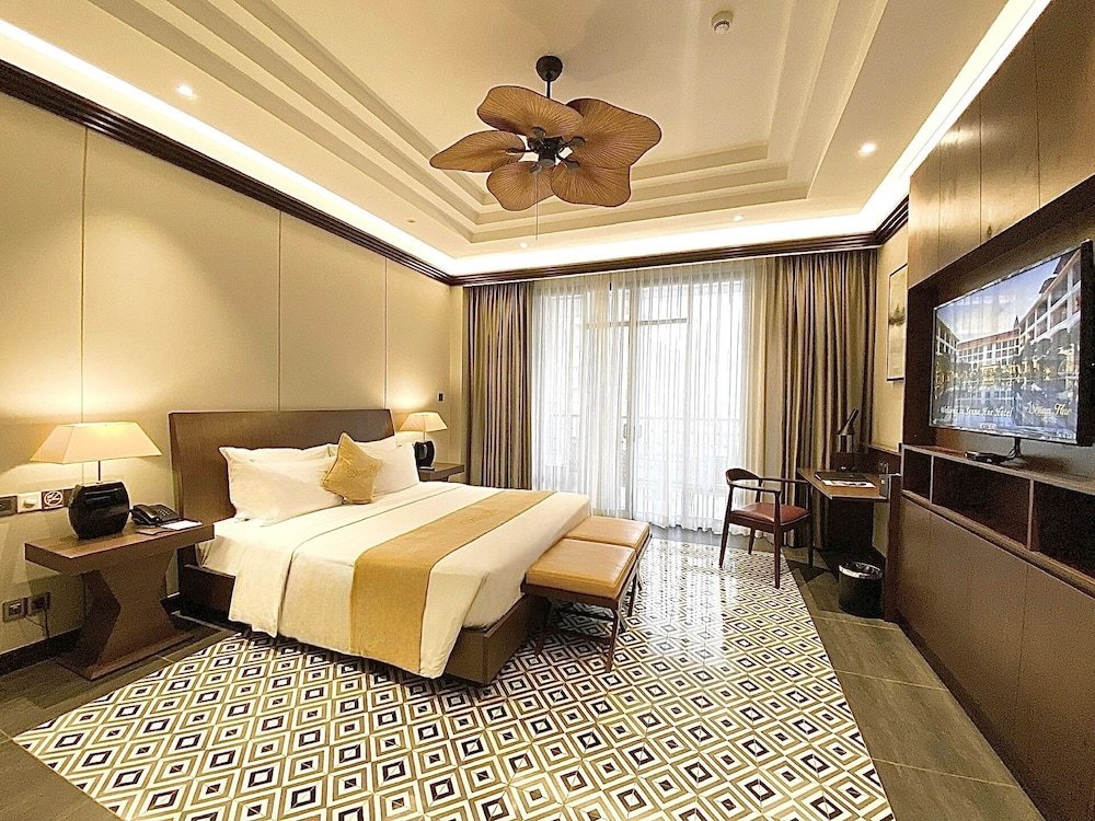 Premium Doppel Zimmer mit Balkon und mit Gartenblick Senna Hue Hotel