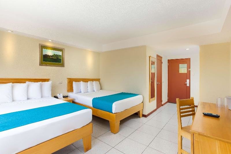 Standard triple chambre avec balcon Best Western Jaco Beach All-Inclusive Resort