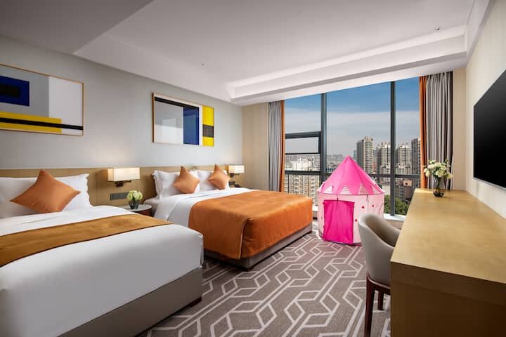 Standard Vierer Familie Zimmer Ramada By Wyndham Luoyang Downtown