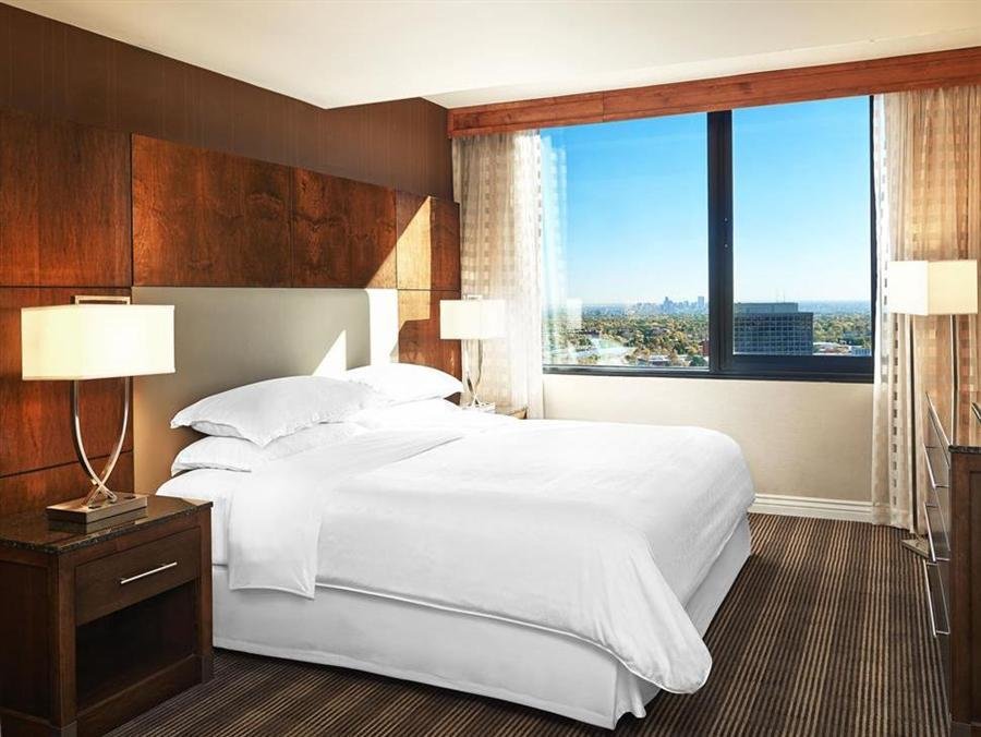 Standard room Sheraton Denver West Hotel