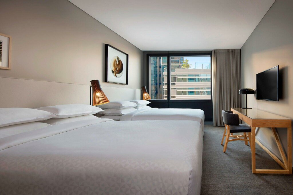 Superior room Four Points by Sheraton Sydney, Central Park
