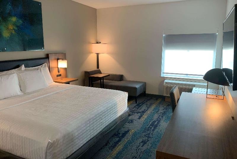 Номер Standard La Quinta Inn & Suites by Wyndham Galveston North at I-45