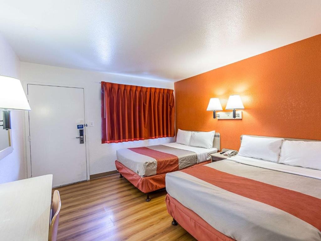 Standard Quadruple room Motel 6-Yreka, CA