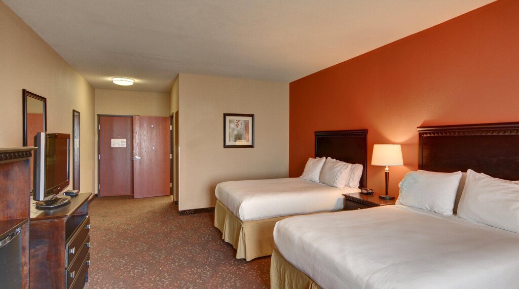 Standard Quadruple room Holiday Inn Express Tyler South, an IHG Hotel