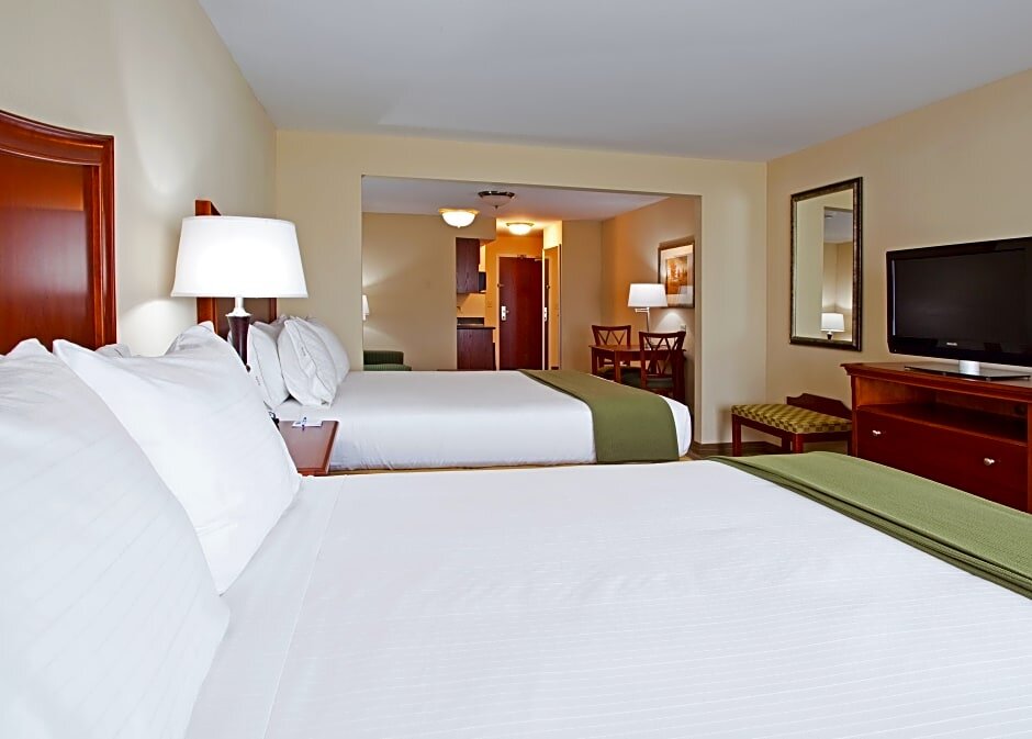 Двухместный люкс Holiday Inn Express & Suites Portland, an IHG Hotel