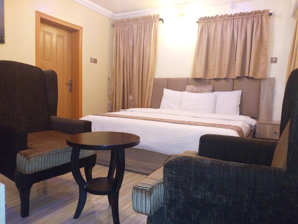 Royal Double room Euro Lounge and Suites