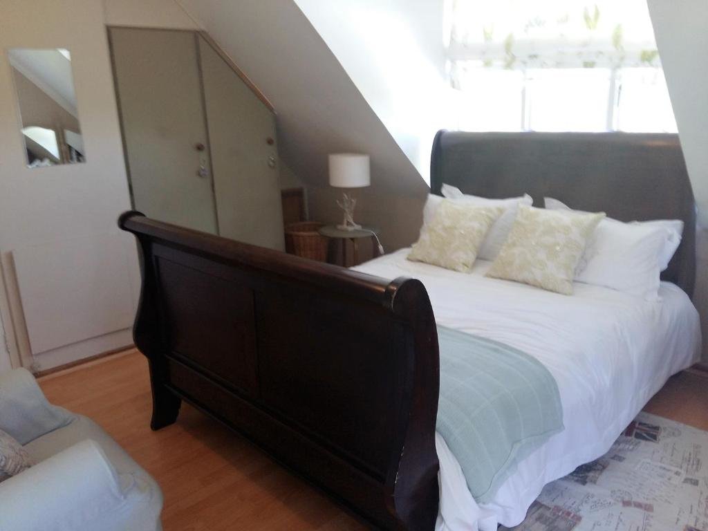 Standard room Almond Cottage Bed & Breakfast