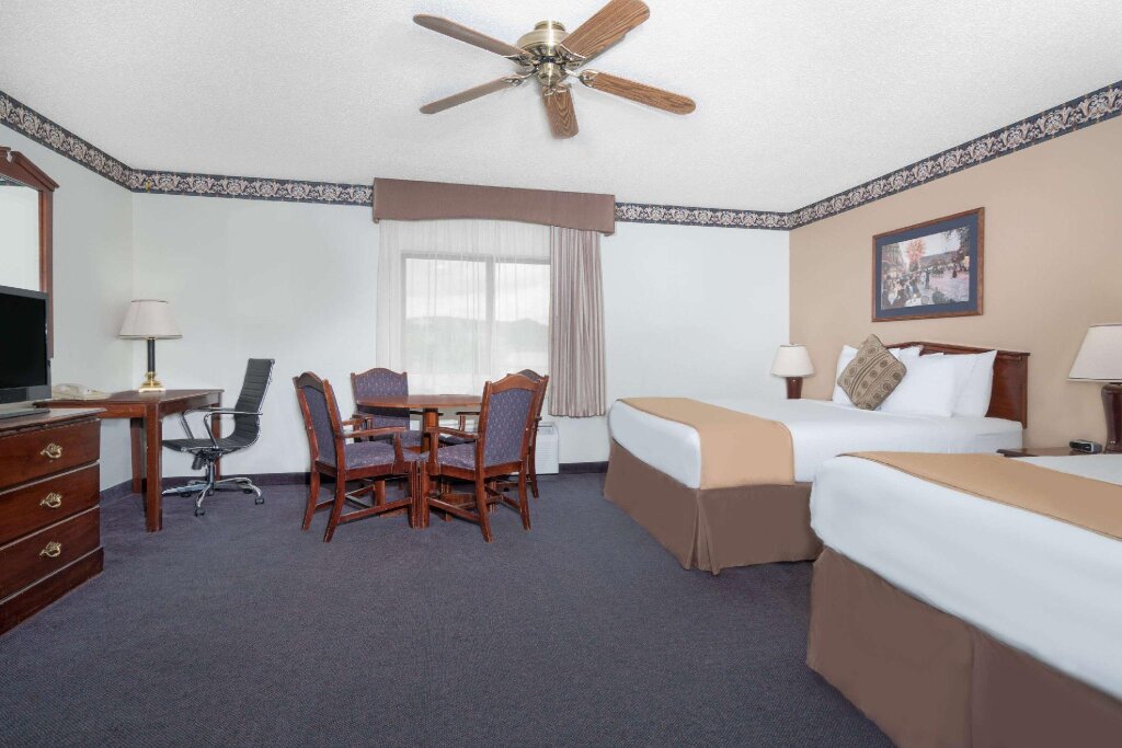 Quadruple suite Baymont by Wyndham La Crosse/Onalaska