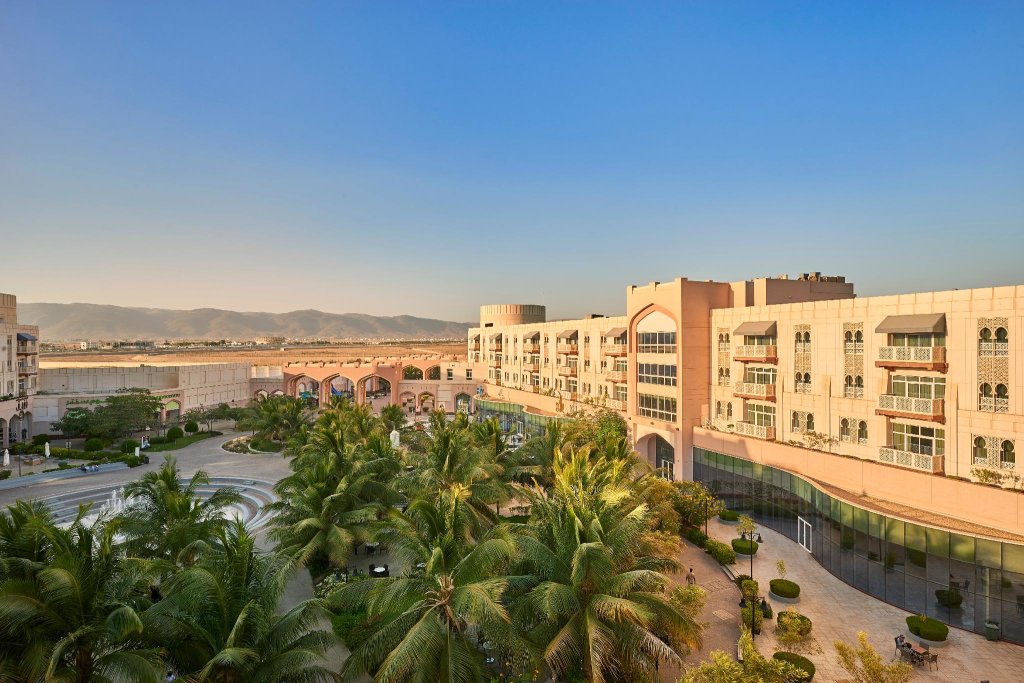 Люкс Salalah Gardens Hotel Managed by Safir Hotels & Resorts