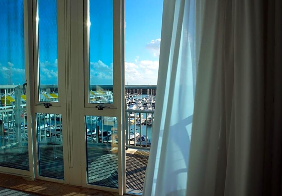 Номер Deluxe с балконом и с видом на море Malmaison Brighton