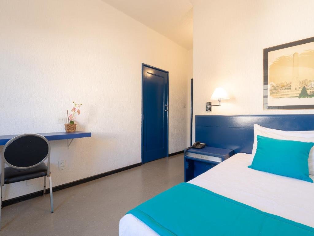 Standard Single room Hotel Normandie