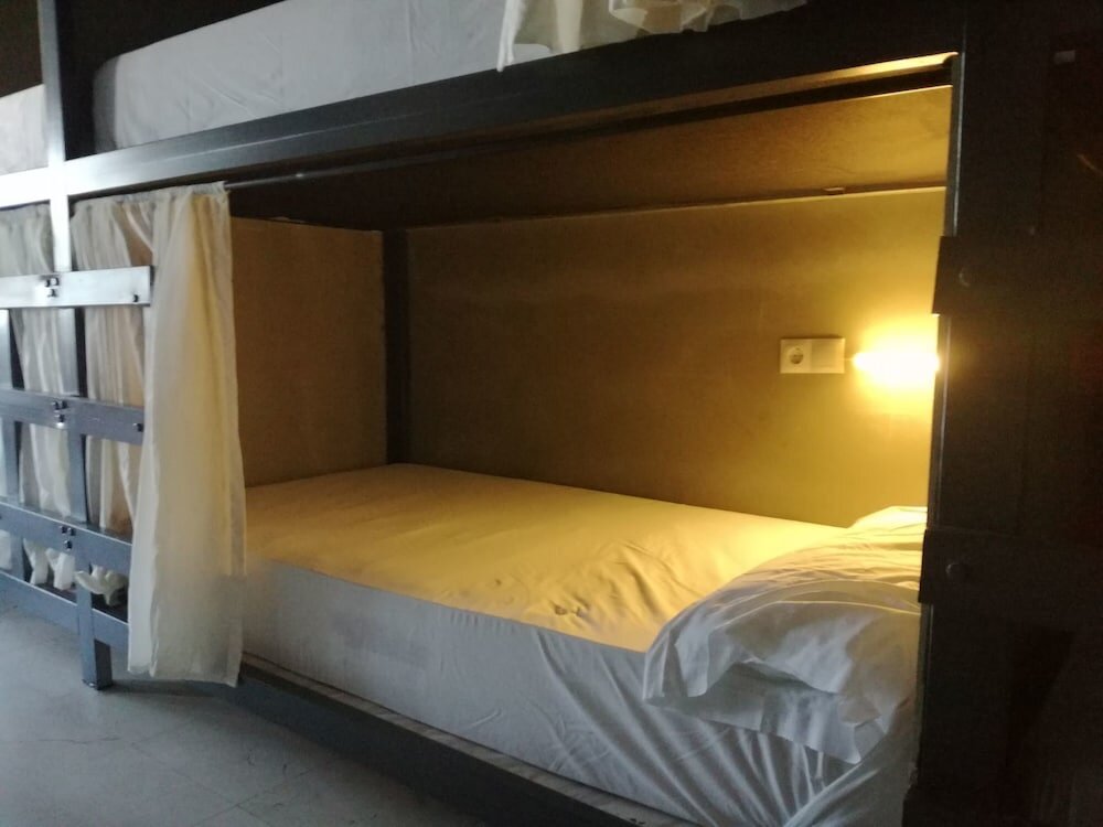 Кровать в общем номере (мужской номер) с видом на гавань Hostel Puerto Algeciras