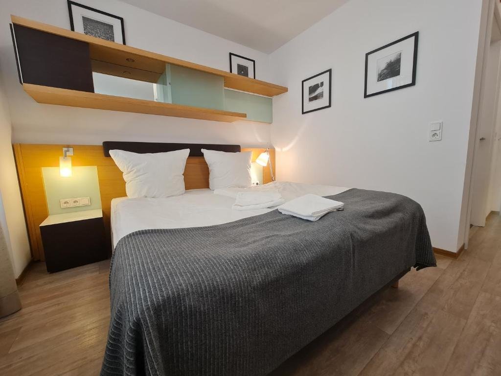 Standard Doppel Zimmer check-inn hotels - Offenbach