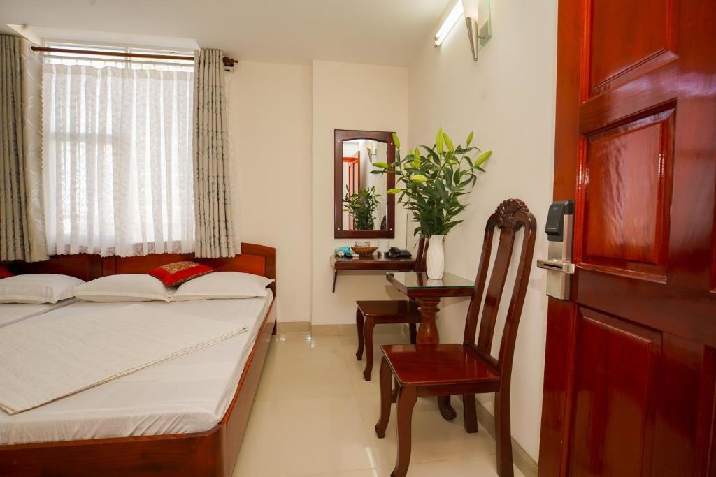 Standard Vierer Zimmer mit Blick Nguyen Ha Hotel
