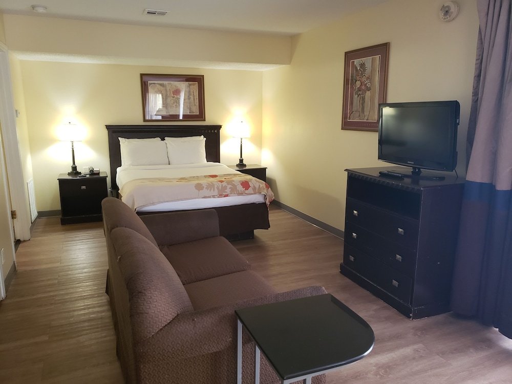 Люкс Deluxe Affordable Suites of America Grand Rapids