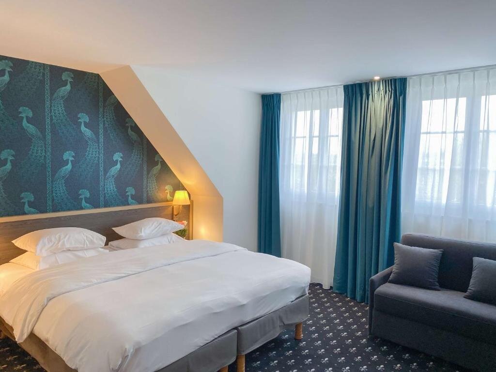 Deluxe Double room with view Best Western Royal Hotel Caen