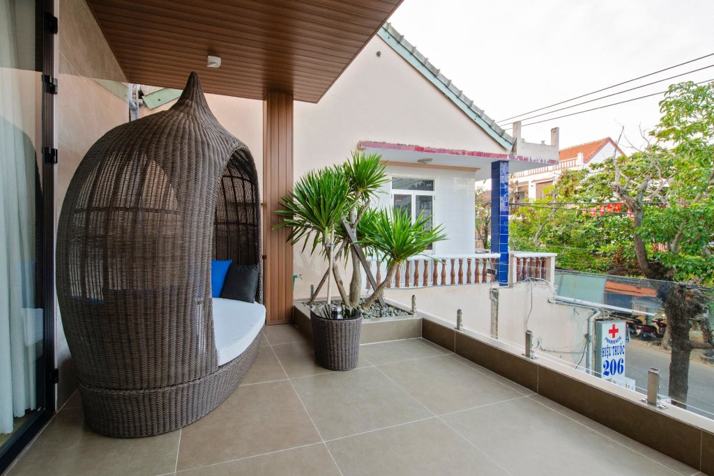 Suite with balcony Khong Cam Garden Villas