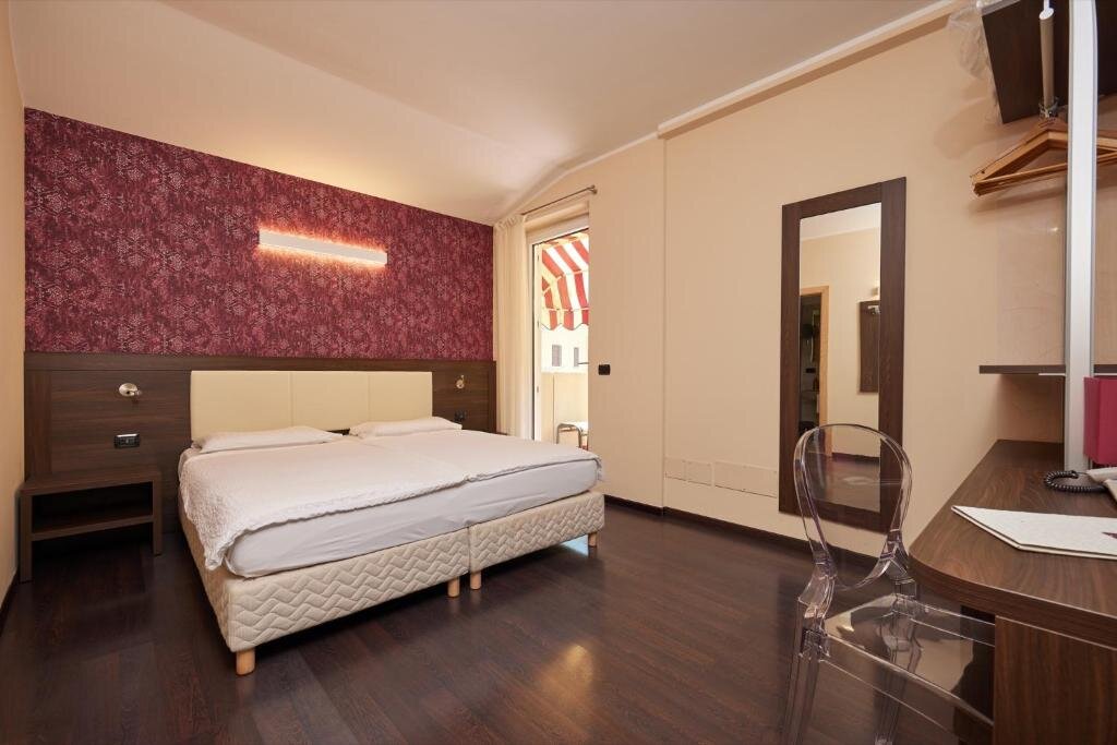 Standard Doppel Zimmer mit Balkon Hotel Villa Smeralda