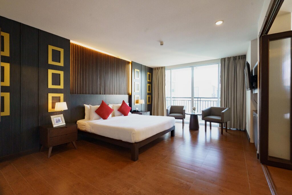 Семейный номер Standard с балконом Hotel J Pattaya - SHA Extra Plus