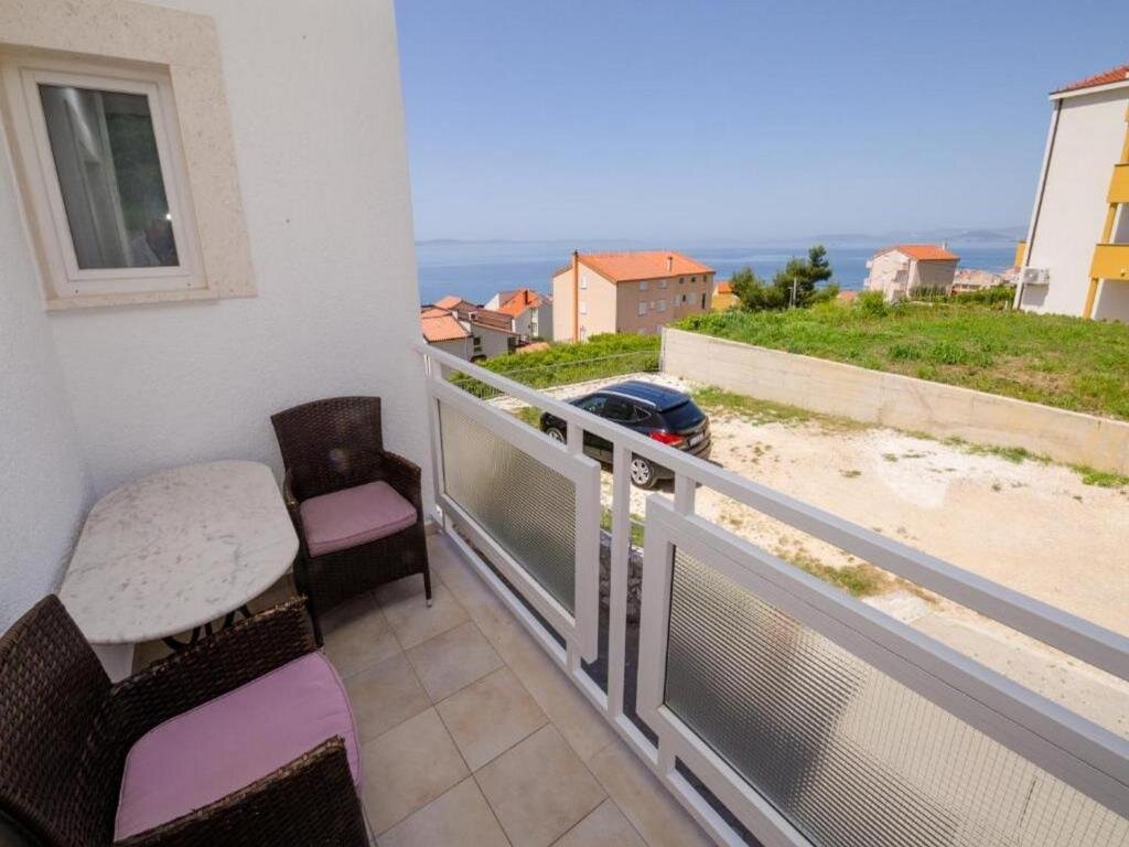 1 Bedroom Apartment with balcony Apartments Bandalo