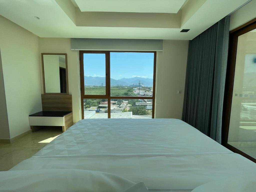 Двухместный люкс с видом на горы Holiday Inn & Suites Puerto Vallarta Marina & Golf