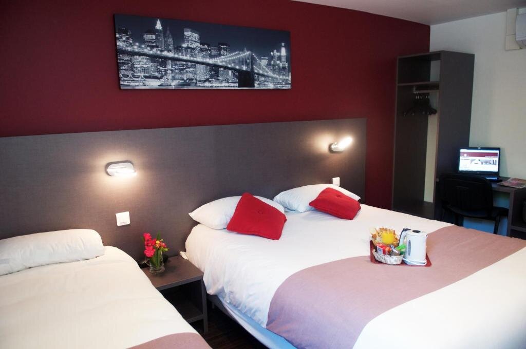 Трёхместный номер Standard Brit Hotel Montpellier Euromédecine