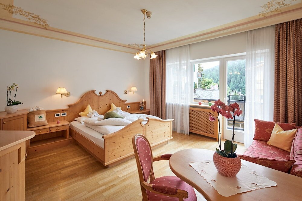 Двухместный номер Superior с балконом Dolomites Wellness Hotel Savoy
