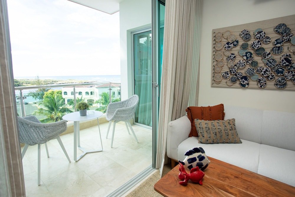 Двухместный номер Luxury с балконом и с видом на океан Cofresi Hills Residence