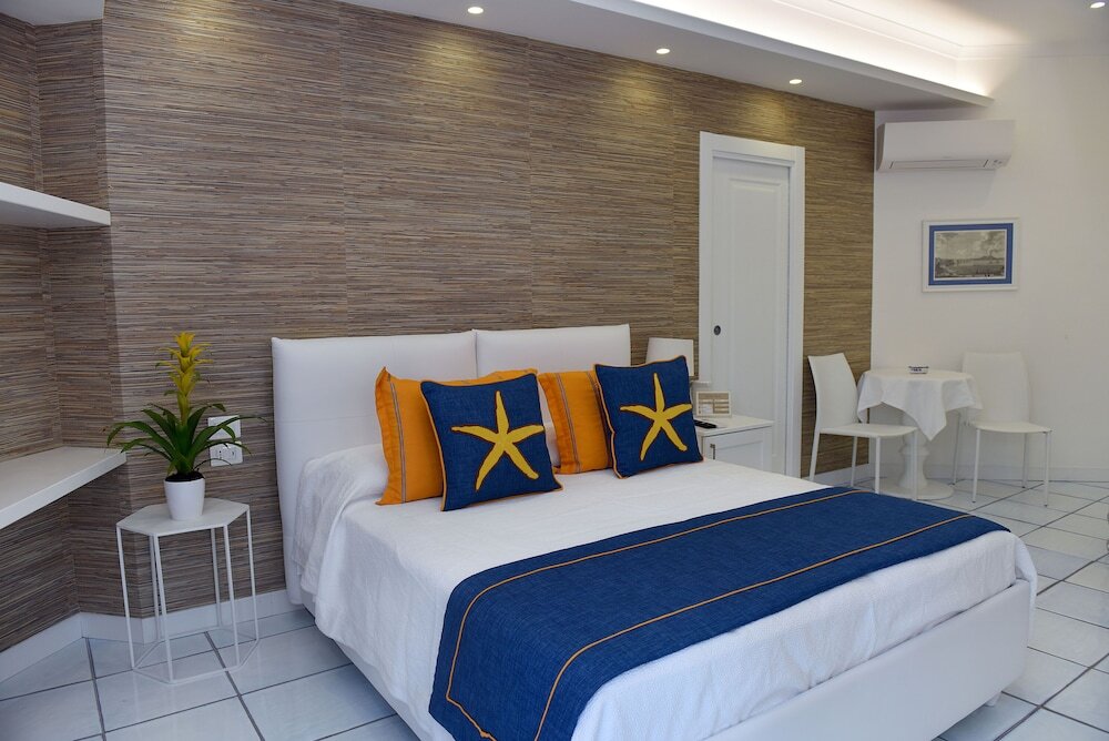 Superior Double room with balcony and with partial sea view B&B Maiori Luxury
