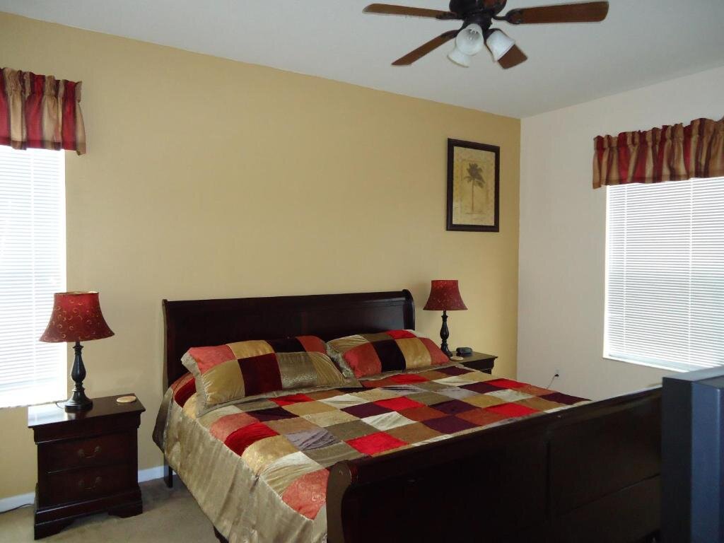 Bed in Dorm Orlando Vacation Rental Homes