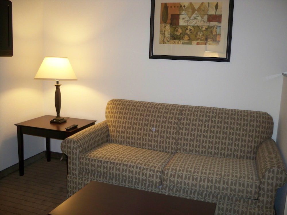 Suite 1 Schlafzimmer Holiday Inn Express & Suites - Omaha I - 80, an IHG Hotel