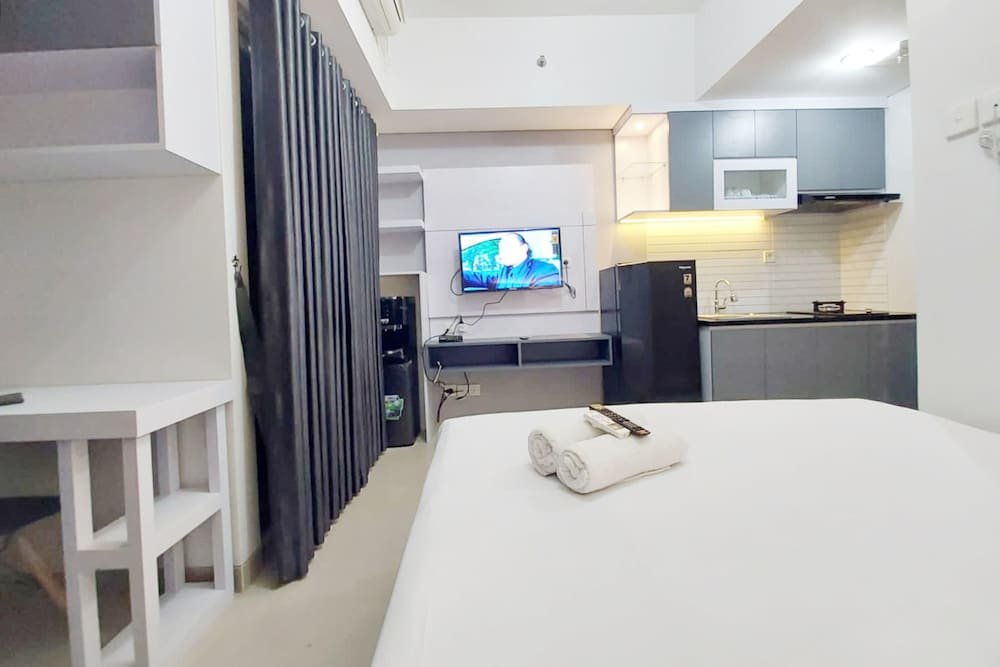 Студия Homey And Cozy Living Studio Taman Melati Sinduadi Apartment