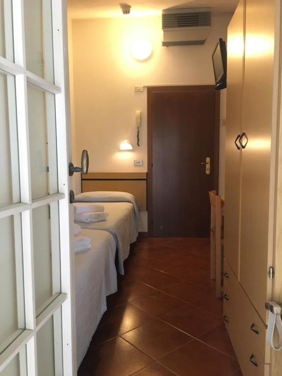 Economy Double Attic room Hotel Villa Pina