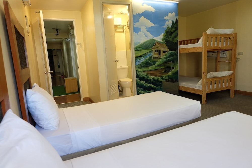 Standard Quadruple room Spaces By Eco Hotel