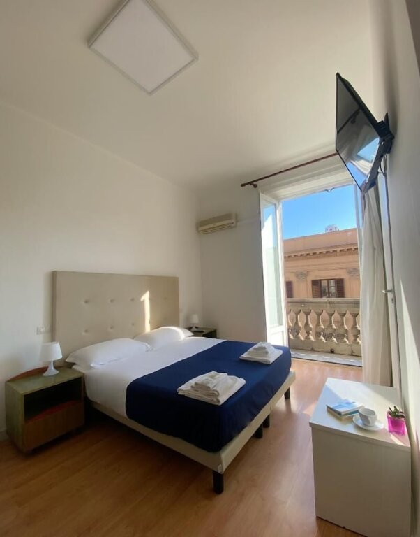 Standard Double room with balcony 38 Aira Hotels