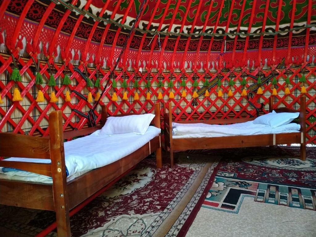 Zelt Turan Handmade Yurt with Heated Floors