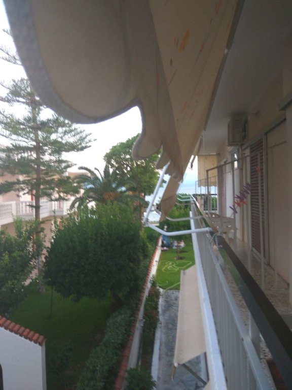 Трёхместный номер Standard с балконом и с видом на сад Akrogiali Beach Rooms