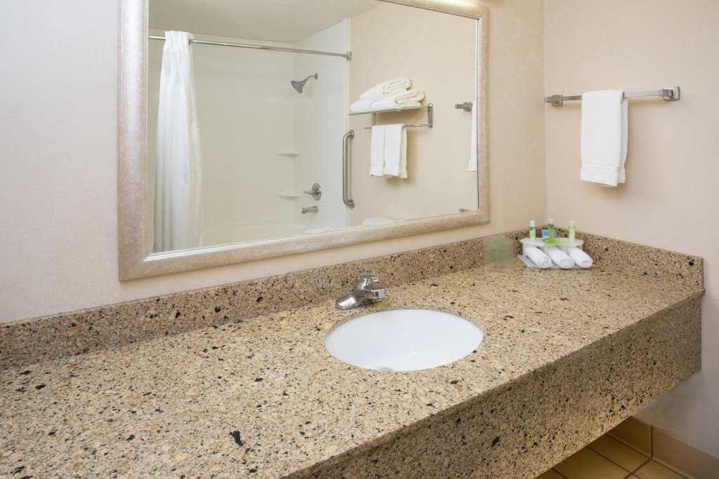 Standard quadruple chambre Holiday Inn Express Hotel & Suites Abilene, an IHG Hotel