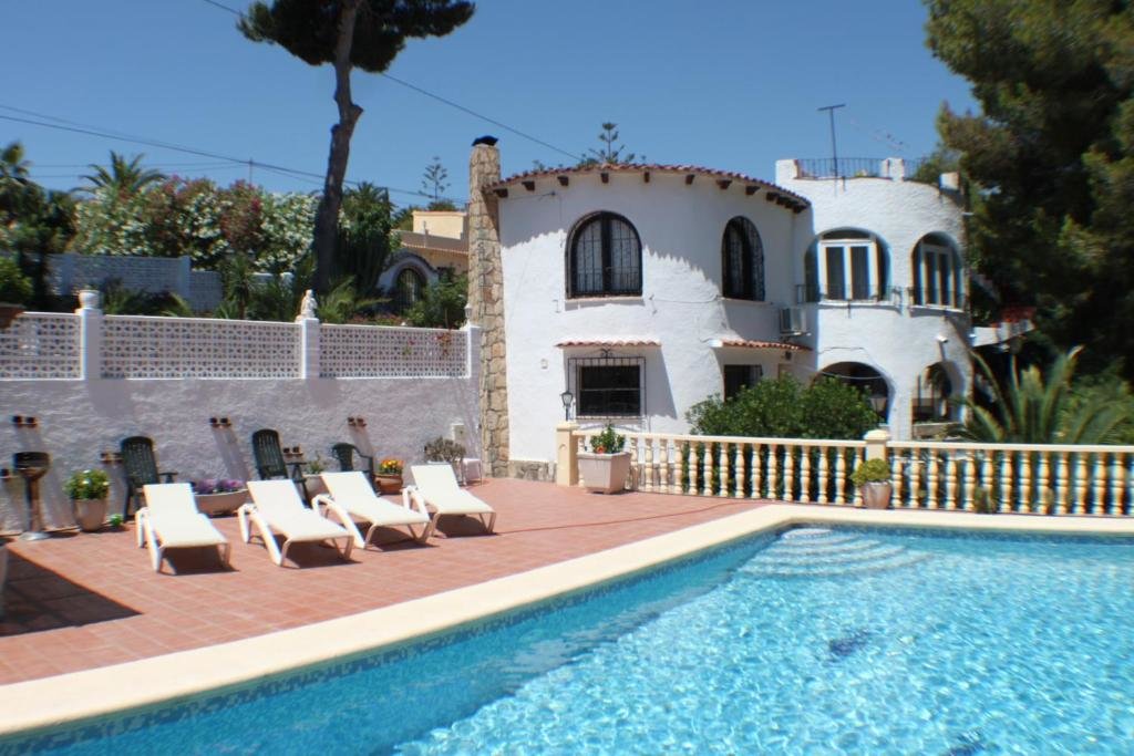 Коттедж El Cisne - holiday home with private swimming pool in Benissa