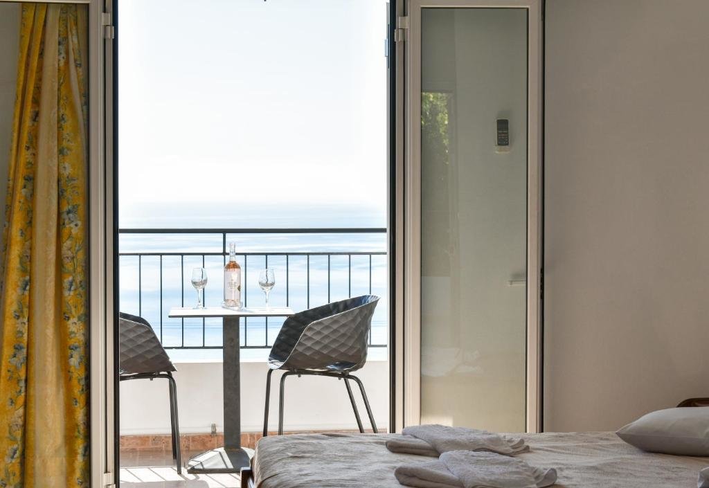 Apartment with sea view Spyridoula