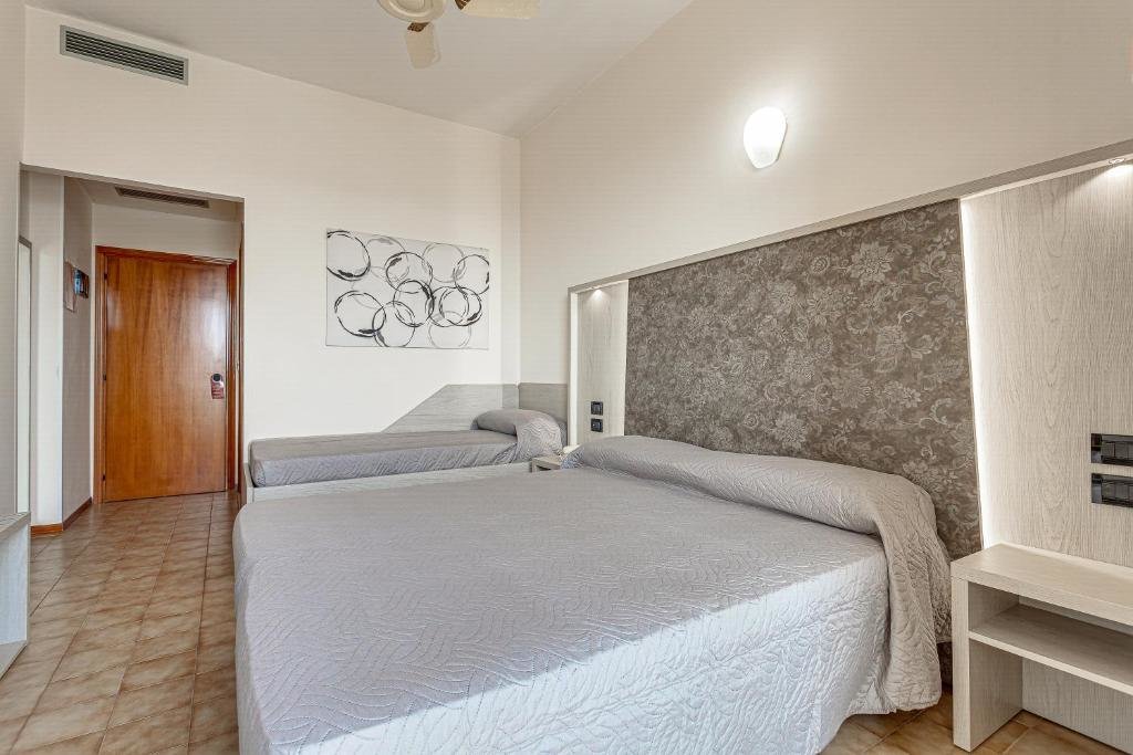Standard Quadruple room with sea view Hotel Torino
